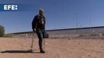 Migrante venezolano con una sola pierna busca cruzar la frontera a pesar de su discapacidad