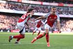 Trossard scores twice as Arsenal leave it late in 3-2 win vs Leicester