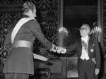 PRESENTACIÓN DE CREDENCIALES.- Madrid, 21-7-1977 - El Rey Juan Carlos (i) recibe el saludo del nuevo embajador de México, Gustavo Díaz Ordaz, durante el acto de presentación de sus cartas credenciales celebrado en el Palacio Real de Madrid, que supone la normalización diplomática entre ambos países