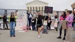 Una valla de dos metros rodea el Supremo de EE.UU. tras las protestas del aborto