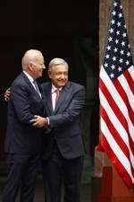 Biden y López Obrador acuerdan "medidas inmediatas" para reducir los cruces fronterizos