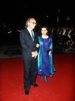 Madrid, 20-04-1988.- El director de cine Carlos Saura, junto a su mujer Mercedes Pérez, acude al estreno de su última película "El Dorado"