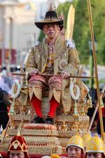 El polémico y extravagante rey de Tailandia